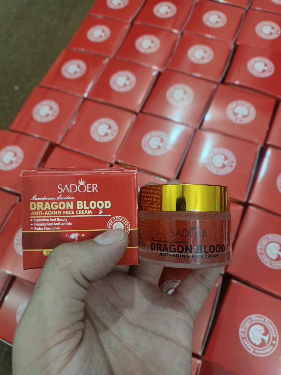 Sadoer Dragon Blood Anti-Aging Face Cream Moisturizing Skincare - 150g